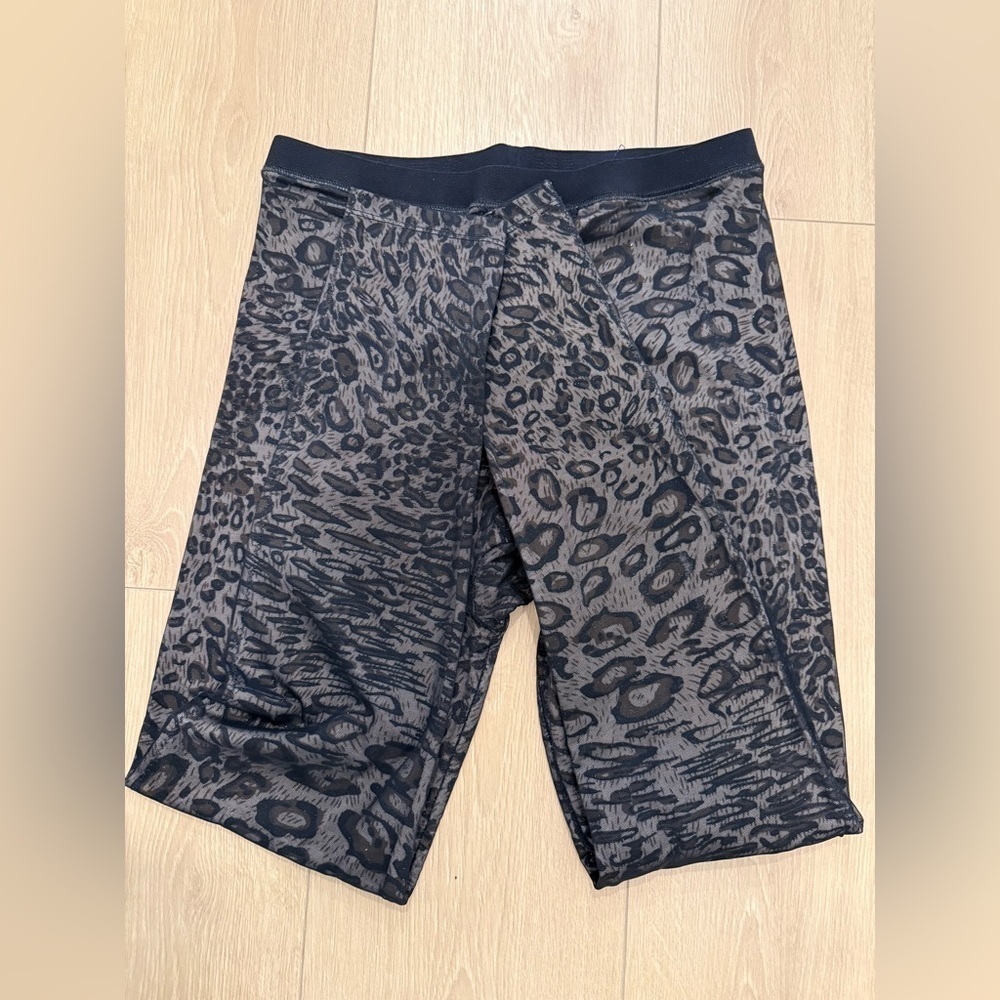 Women’s Leopard Print High Waist Leggings Black Size 6-8 - Picture 3 of 7